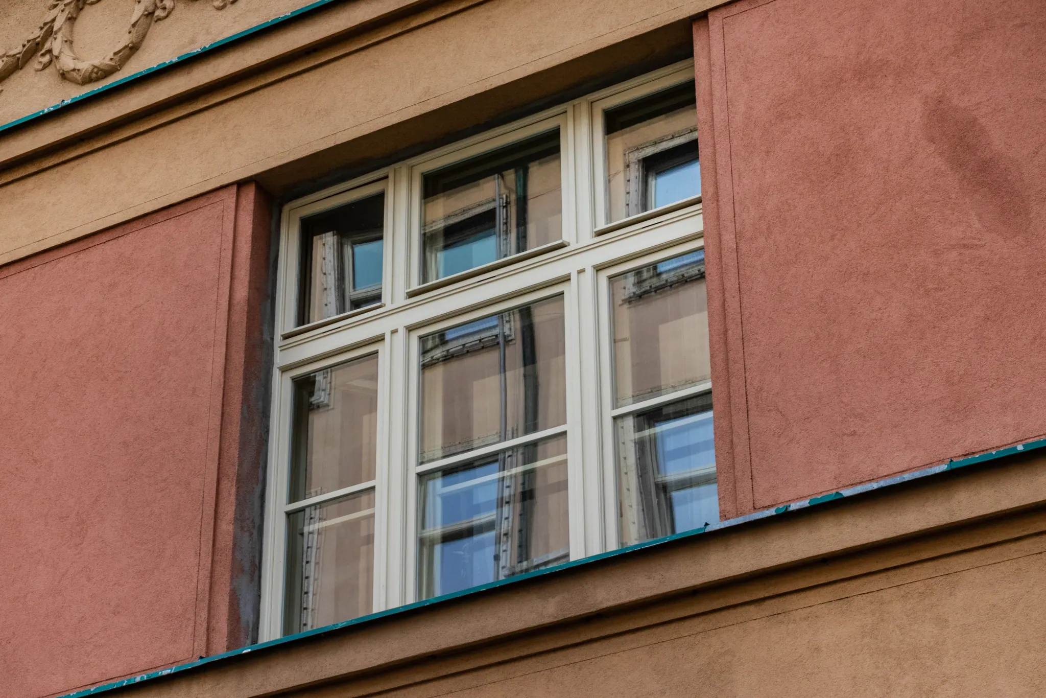 Detail dvoukřídlého okna - Podskalská 1252/24, Praha 2